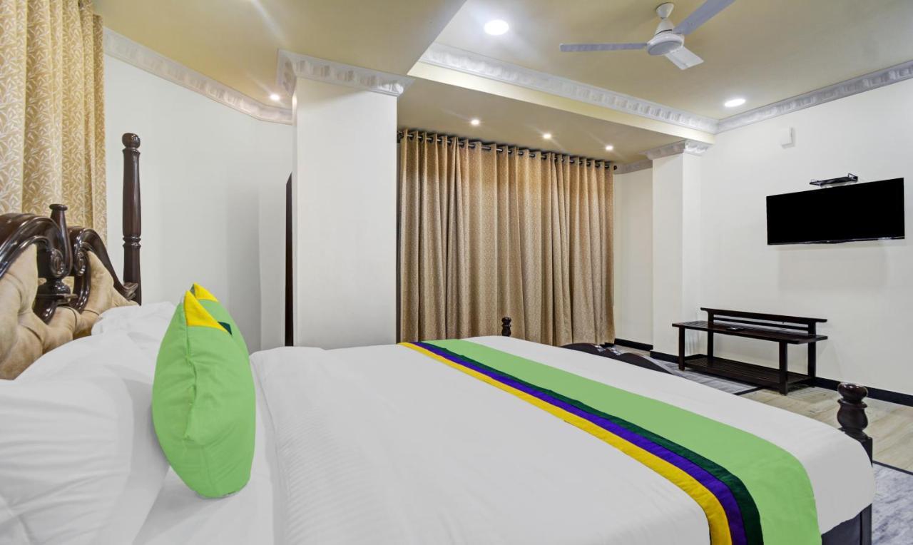 Treebo Jheel Mahal Hotel Удайпур Екстериор снимка