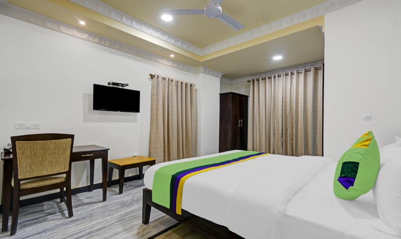 Treebo Jheel Mahal Hotel Удайпур Екстериор снимка