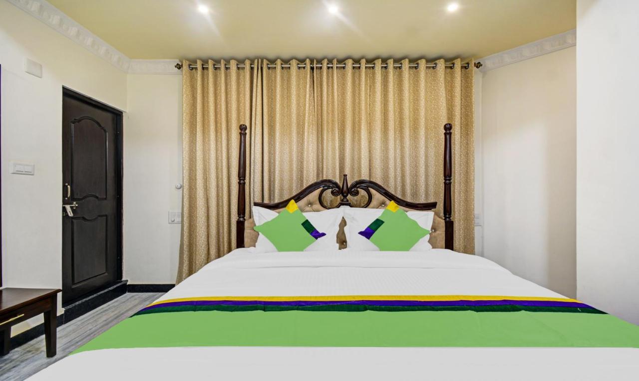 Treebo Jheel Mahal Hotel Удайпур Екстериор снимка